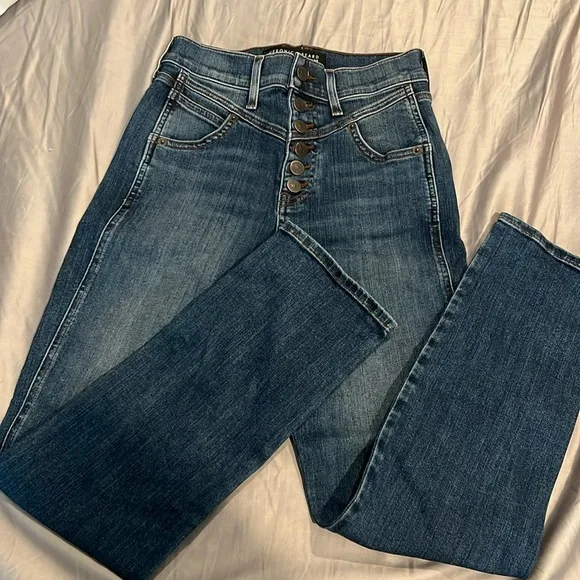 ❤️Veronica Beard Ryleigh Slim Straight Jeans❤️ - Picture 3 of 8